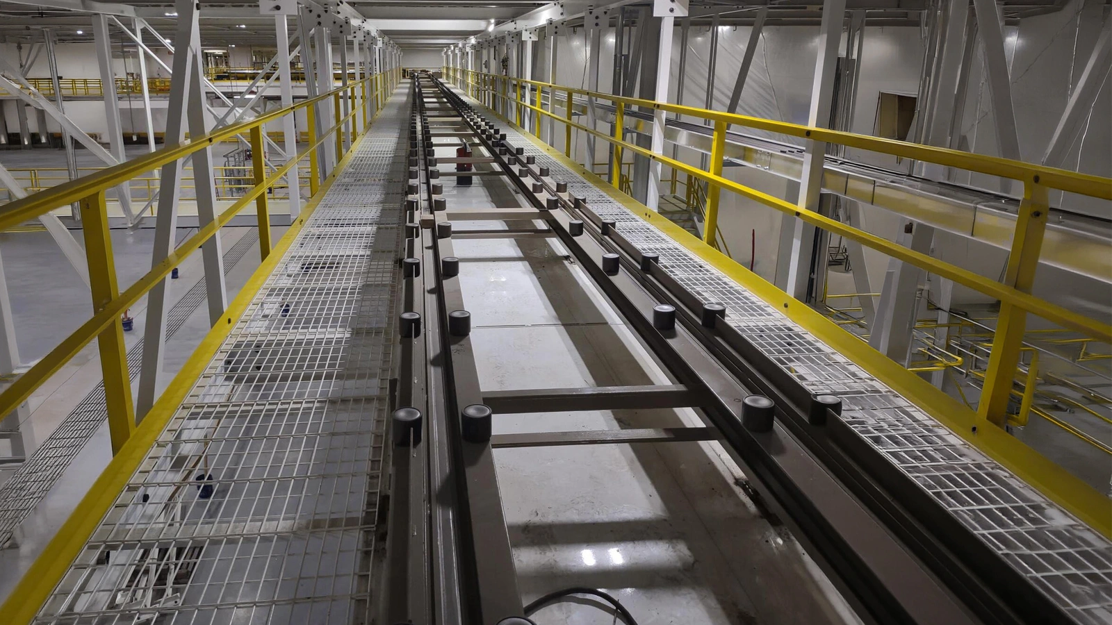 Overhead conveyor